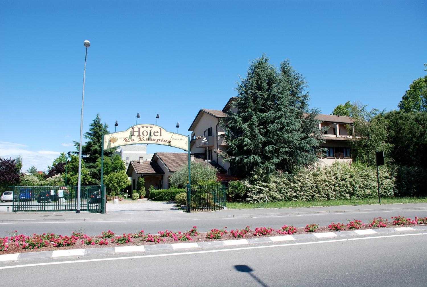 Hotel Ristorante La Rampina Вімодроне Екстер'єр фото